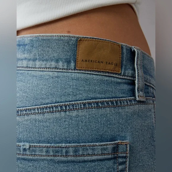 AE Strigid Low-Rise Ex-Boyfriend Jean - Picture 4 of 16